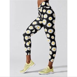 NWT YEAR OF OURS Daisy Print Leggings Black Yellow Medium